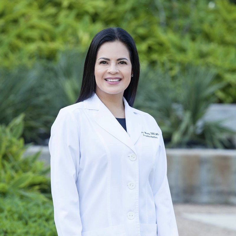 Dr. Mayra Wong